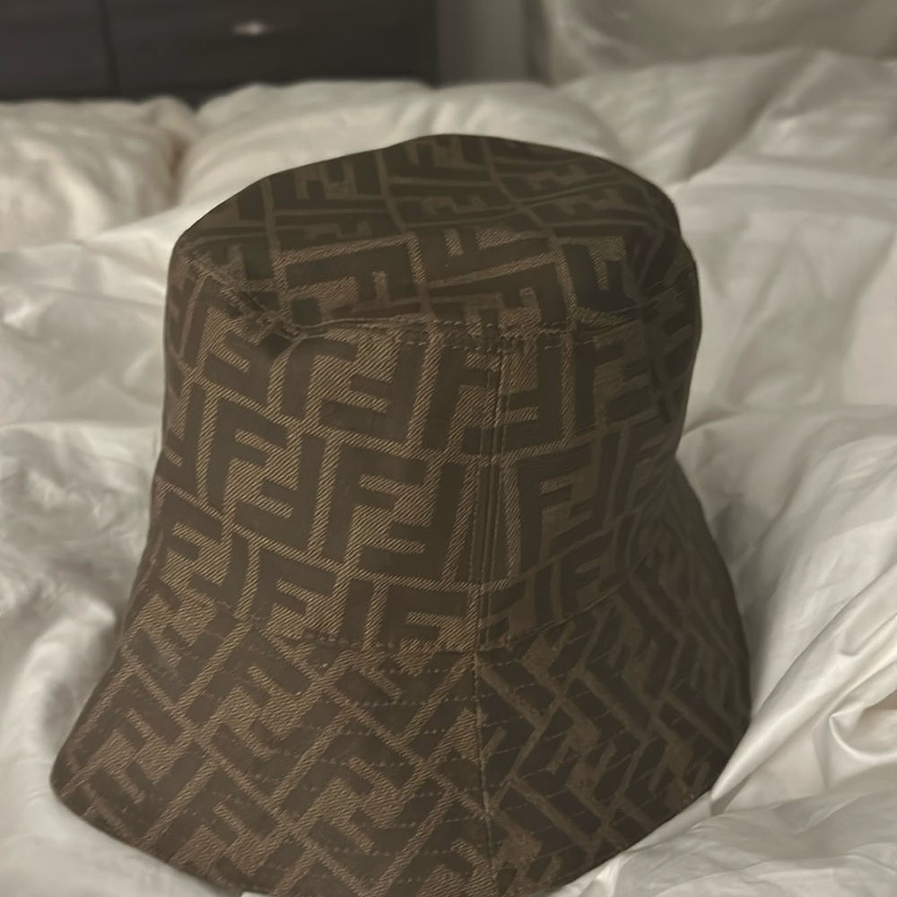 Fendi hat NWT